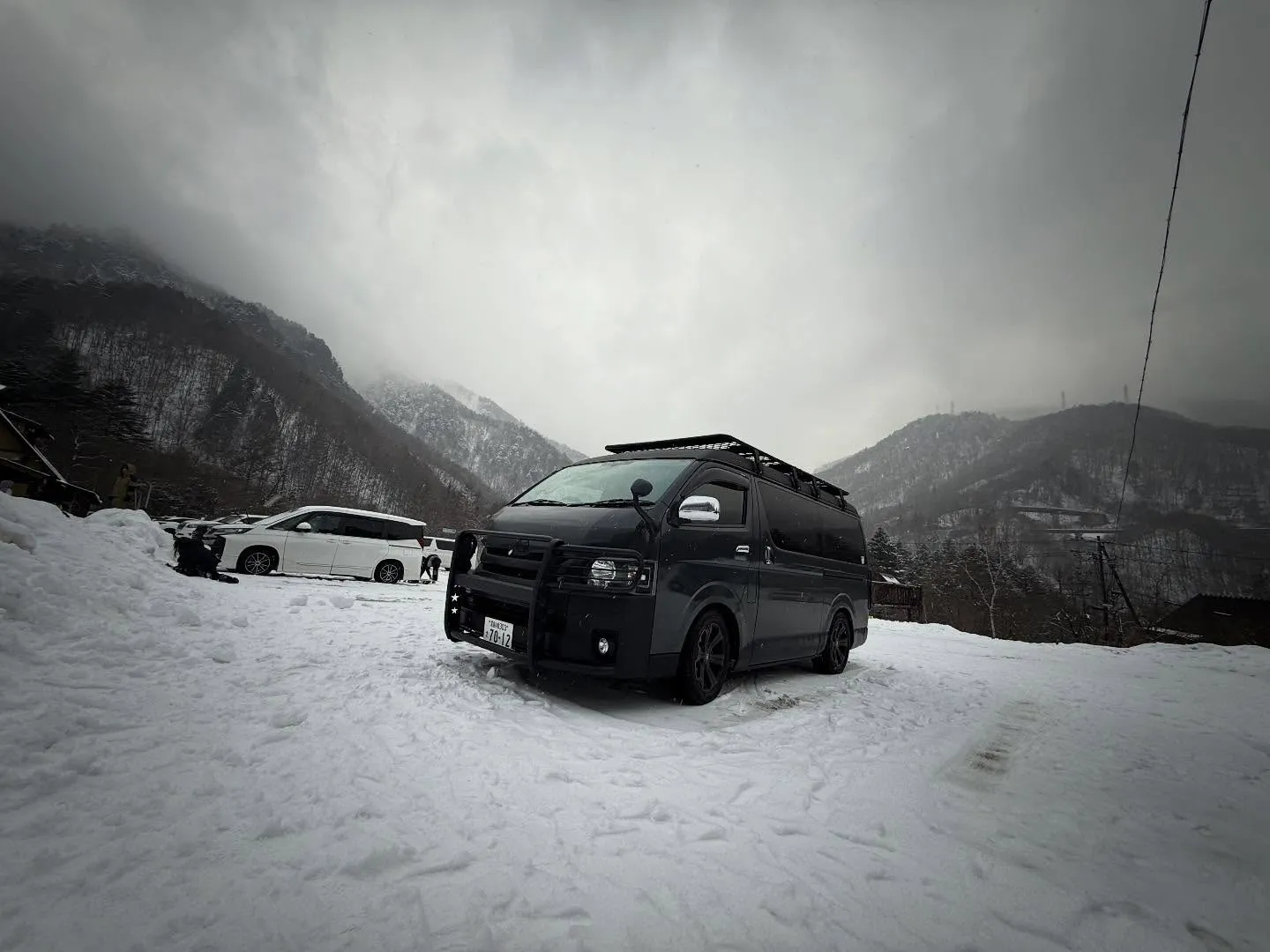 ハイエースワゴン4wd‼️チェーンなしスタッドレス装置🛞雪山...