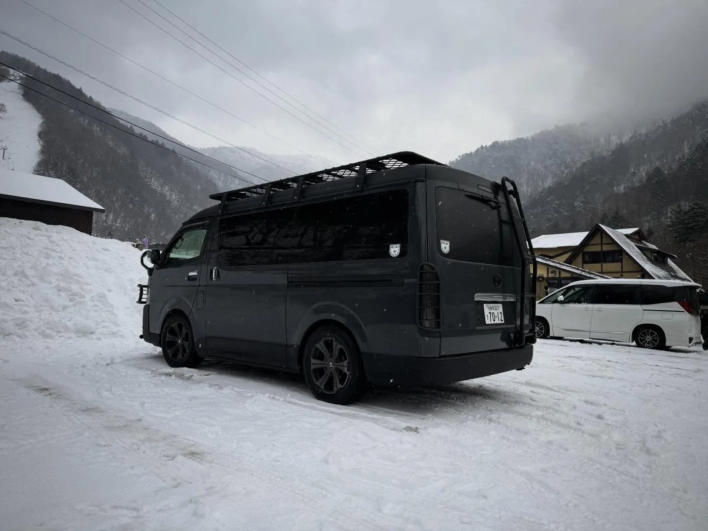 ハイエースワゴン4wd‼️チェーンなしスタッドレス装置🛞雪山...